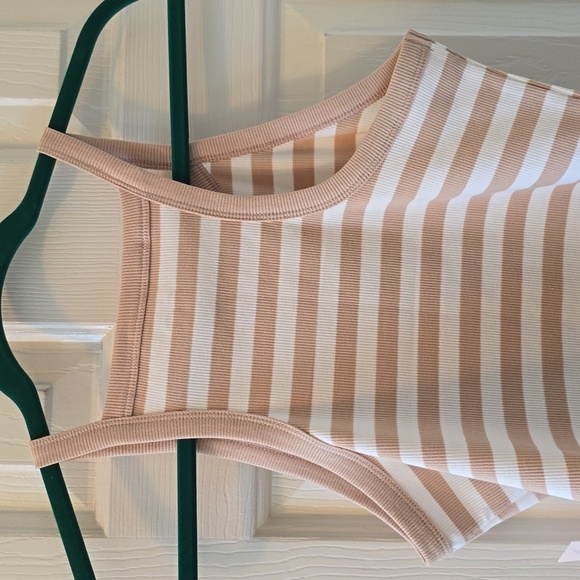 SO BRAND WOMENS JUNIOR SIZE TAN AND WHITE STRIPES TANK TOP SIZE LARGE - Picture 6 of 13